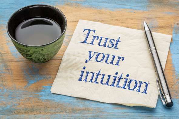 Men vs. Women: Who has better Intuition?