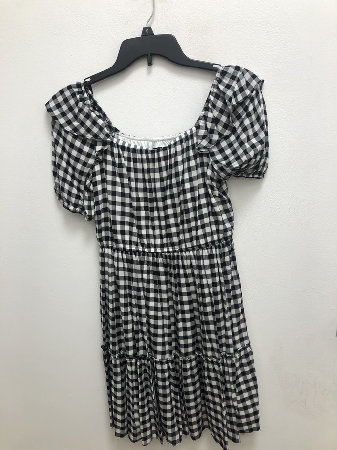 FRIENDS! Which skirt/dress should I get?