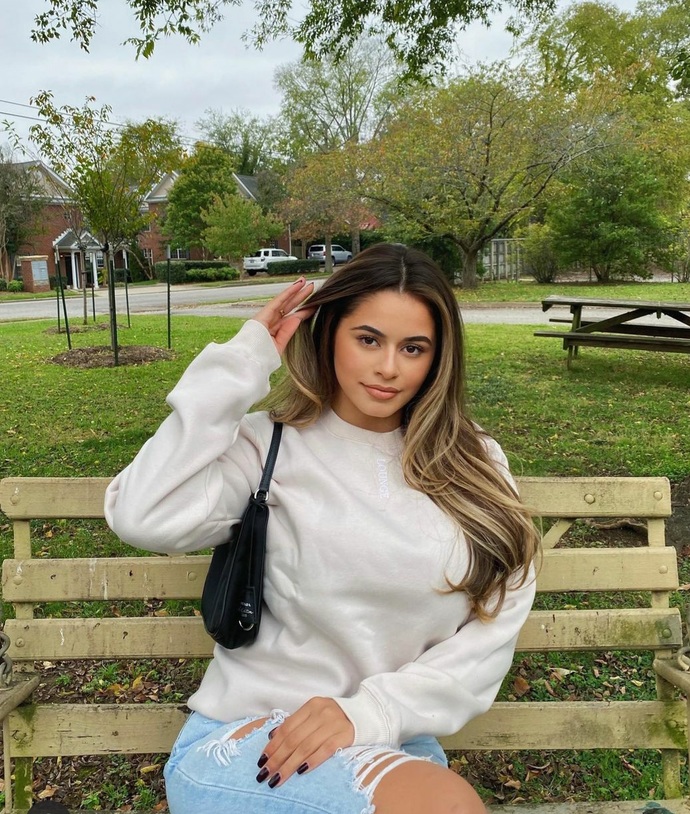 Yo, rate this mamacita from 1-10?
