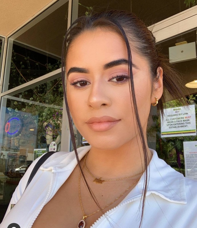 Yo, rate this mamacita from 1-10?