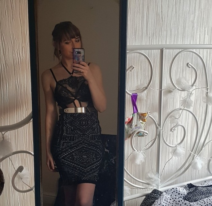 Which outfit? Im not sure which suits me better?