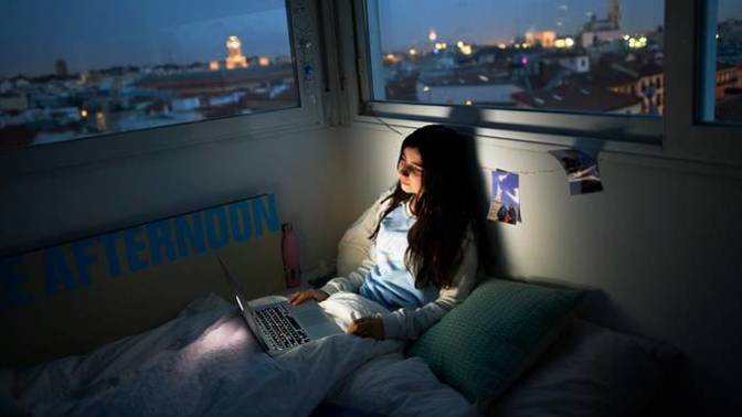 What to do if you’re all alone in your dorm room on campus with no one to hang out with and you feel lonely?