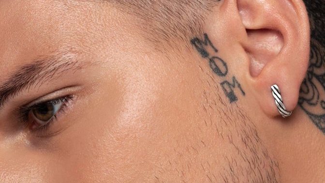 What do you think of guys who wears studs/earrings?