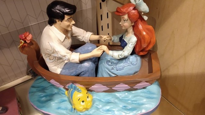Girls, how would you feel getting this sculpture as a gift from a partner?