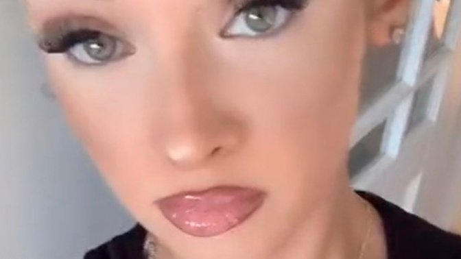 Girls, Anyone who’s good at makeup here?