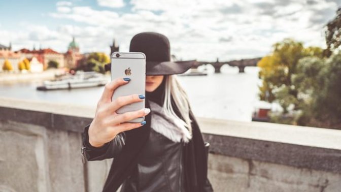 Why do women love iphones so much? More women have iphones than men?
