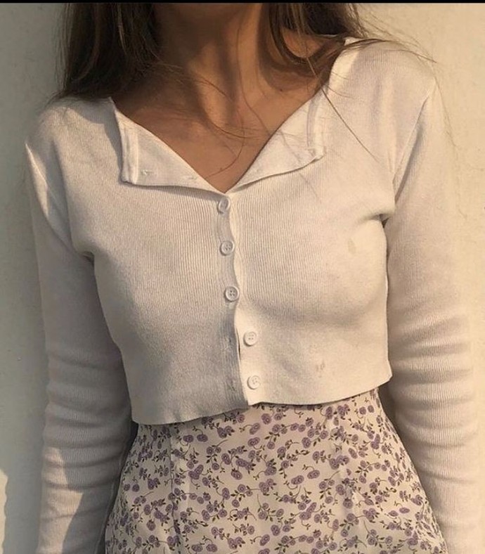 Guys, Which designe you find more attractive on GIRLS 😊?
