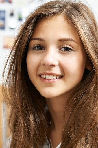 Do high school boys prefer girls that look older or younger?