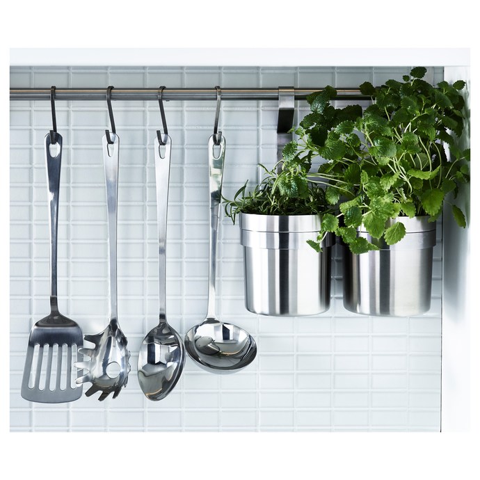 What type of kitchen utensils do you prefer to use in the kitchen and why?