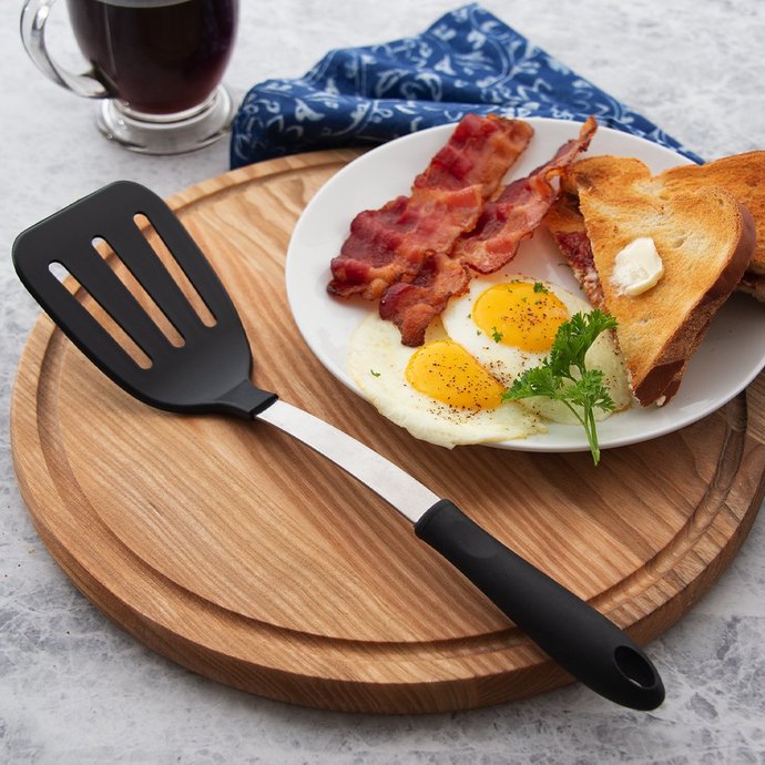 What type of kitchen utensils do you prefer to use in the kitchen and why?