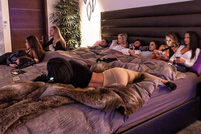 "Dating for girls is like shopping. Dating for guys is like a job interview". Agree or Disagree?