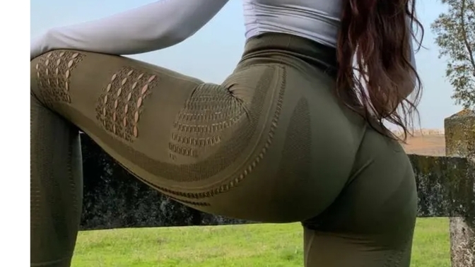 Would anyone wear booty leggins like these?