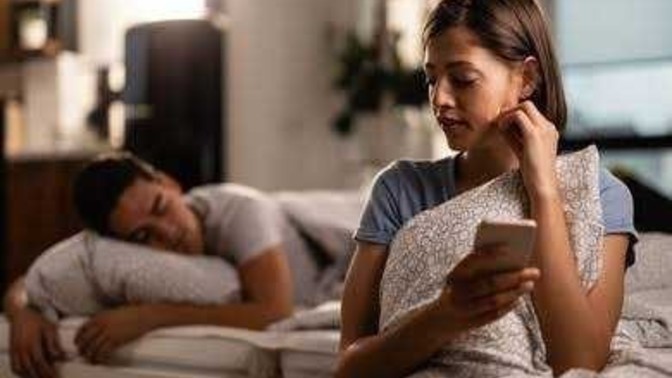What do women cheat for?