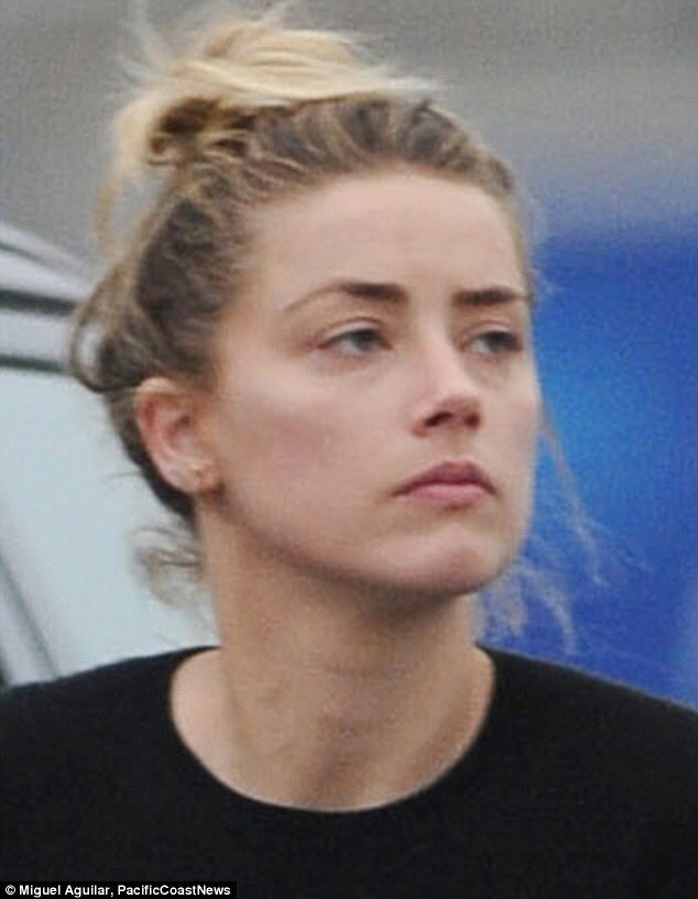 Observe mainstream Hollywood actress, Amber Piece-o-Shit