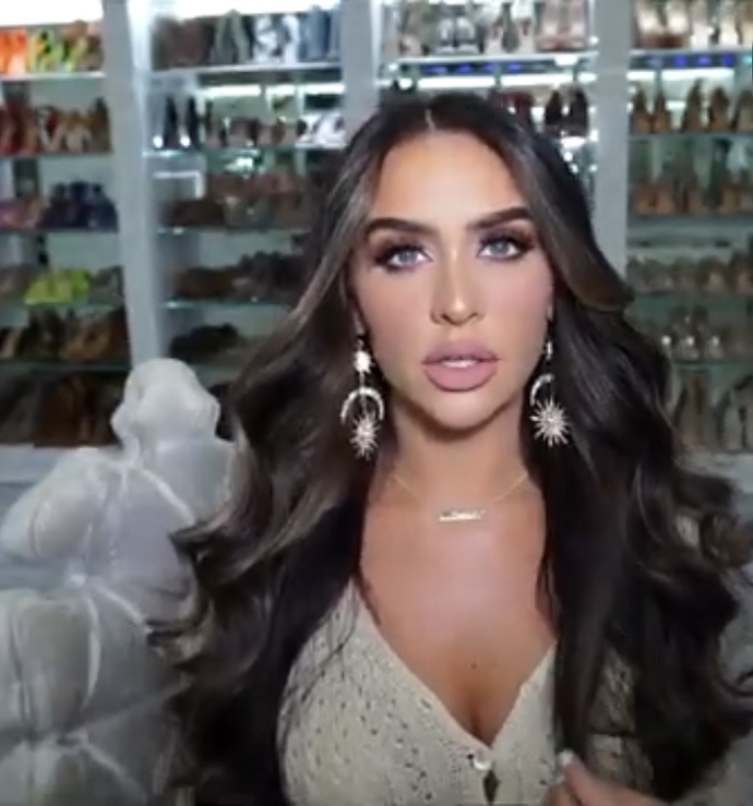 Does this girl look better with or without plastic surgery?