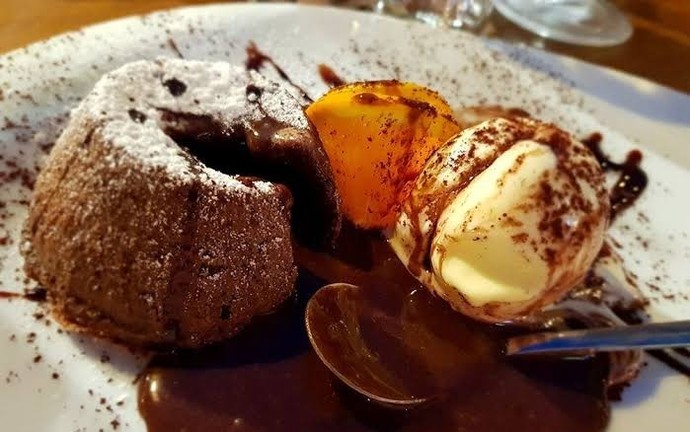 Do you prefer hot desserts or cold desserts after meal?