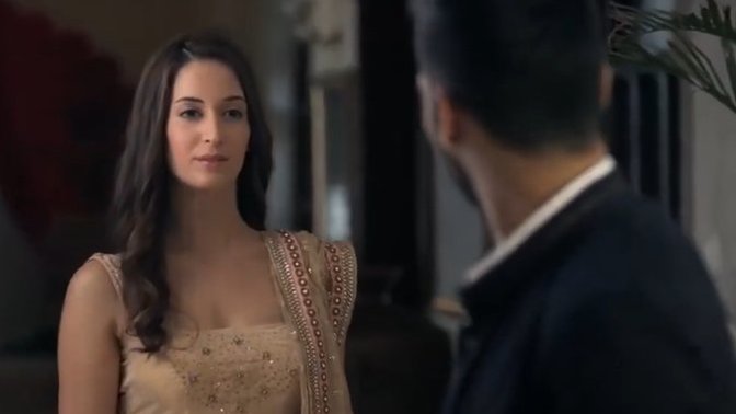 What do you say when a girl complements your looks?