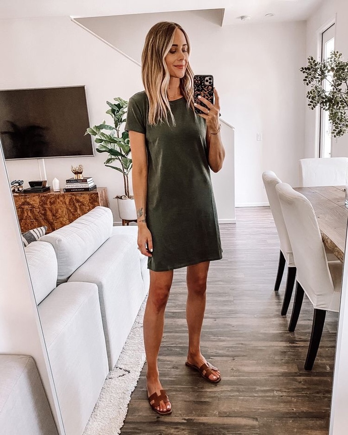 Do you find T-shirt dresses or feminine dresses more beautiful?