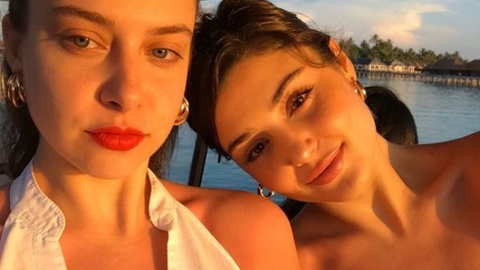 Do you think Gamze Erçel or Hande Erçel is prettier?