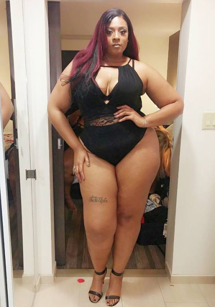 What's a physical feature you find very attractive on the opposite sex but that people generally tend to overlook?