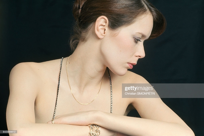 What's a physical feature you find very attractive on the opposite sex but that people generally tend to overlook?