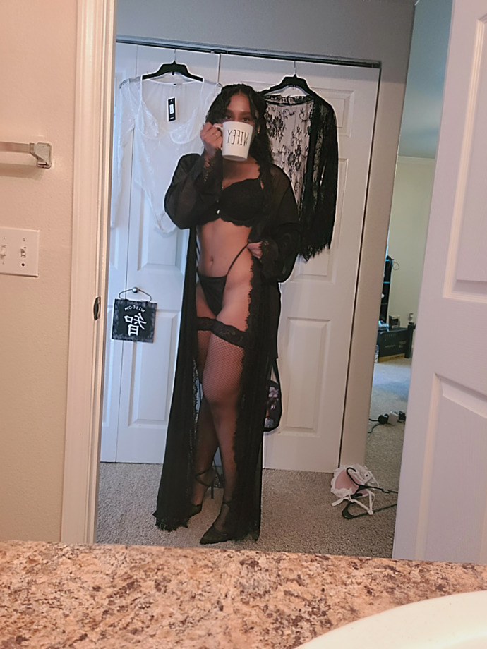 Be Honest β Are These Bottoms Too Big In Your Opinion?