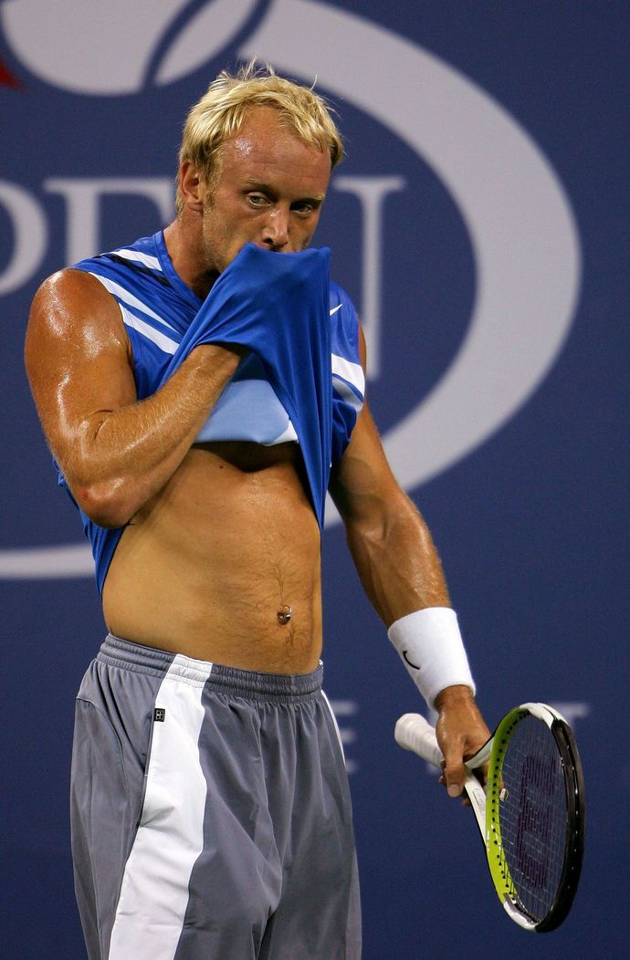 Can a guy get his belly button pierced?