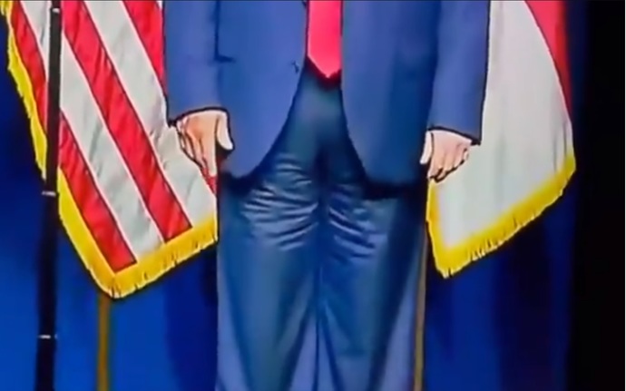Are Trumps pants on backwards or is he wearing a diaper?