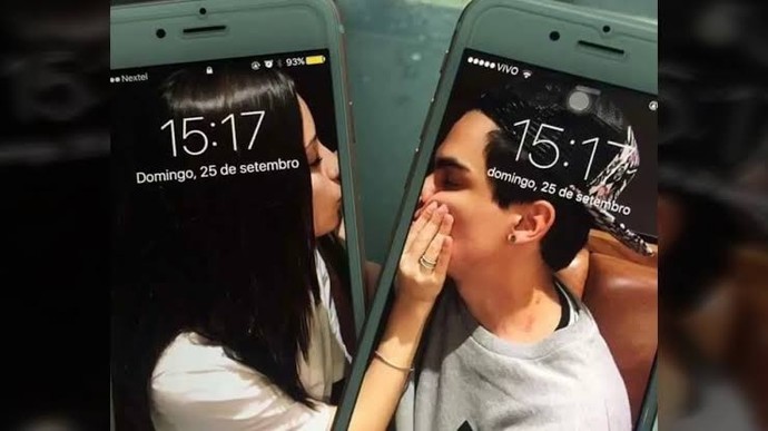 Does it mean anything if my boyfriend put a picture of us on his phone wallpaper?