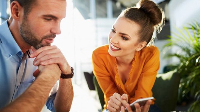 How do you know if people are checking you out?