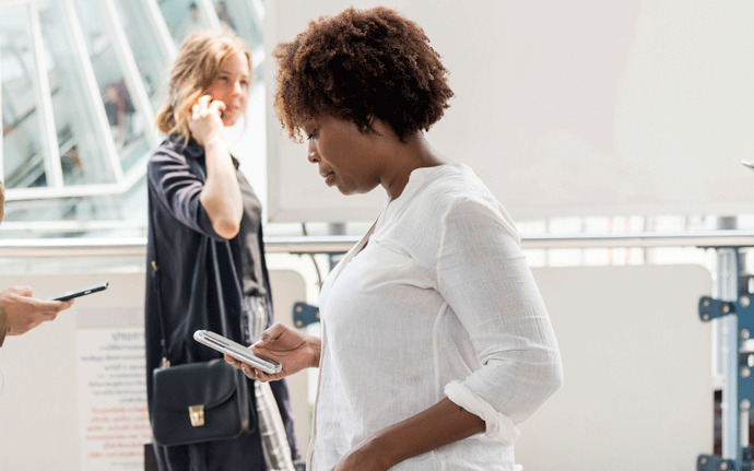 If the person you are talking to is not asking you questions back would YOU take that as a sign of disinterest?