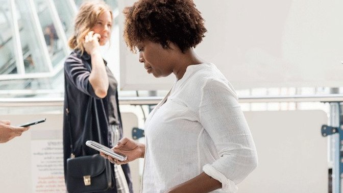 If the person you are talking to is not asking you questions back would YOU take that as a sign of disinterest?