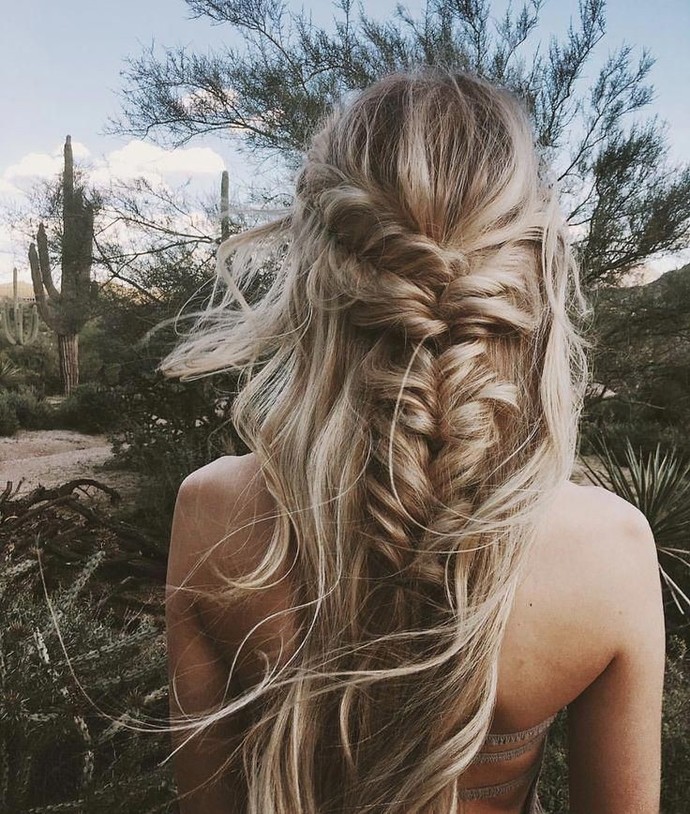 What is the most attractive hairstyle a girl can wear?