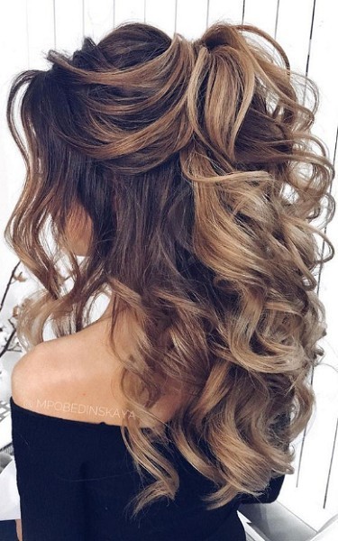 What is the most attractive hairstyle a girl can wear?