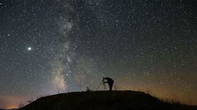 Your thoughts: Breaking news... Hundreds of mysterious fast radio bursts have been detected in space?