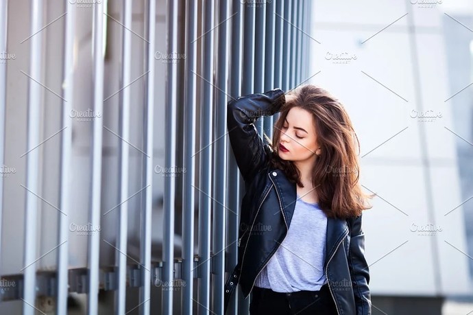 What do you think the style of a modern city girls clothing should look like?