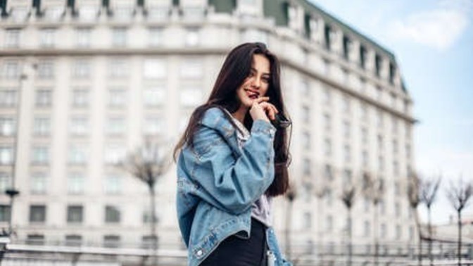 What do you think the style of a modern city girls clothing should look like?