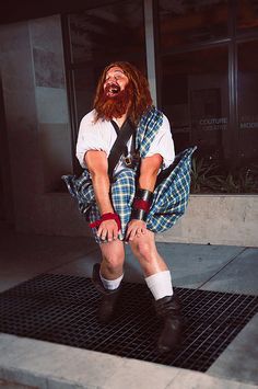 So ladies, what are your opinions on guys in kilts?