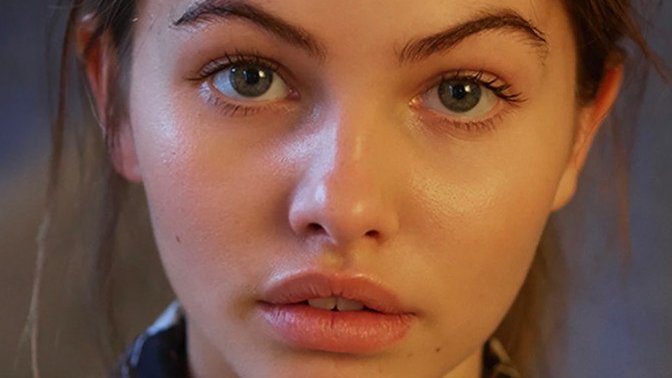 This is one of the most beautiful girl in the world. Do you like her?