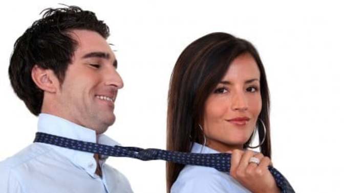 Do "strong" women attract "beta males"?