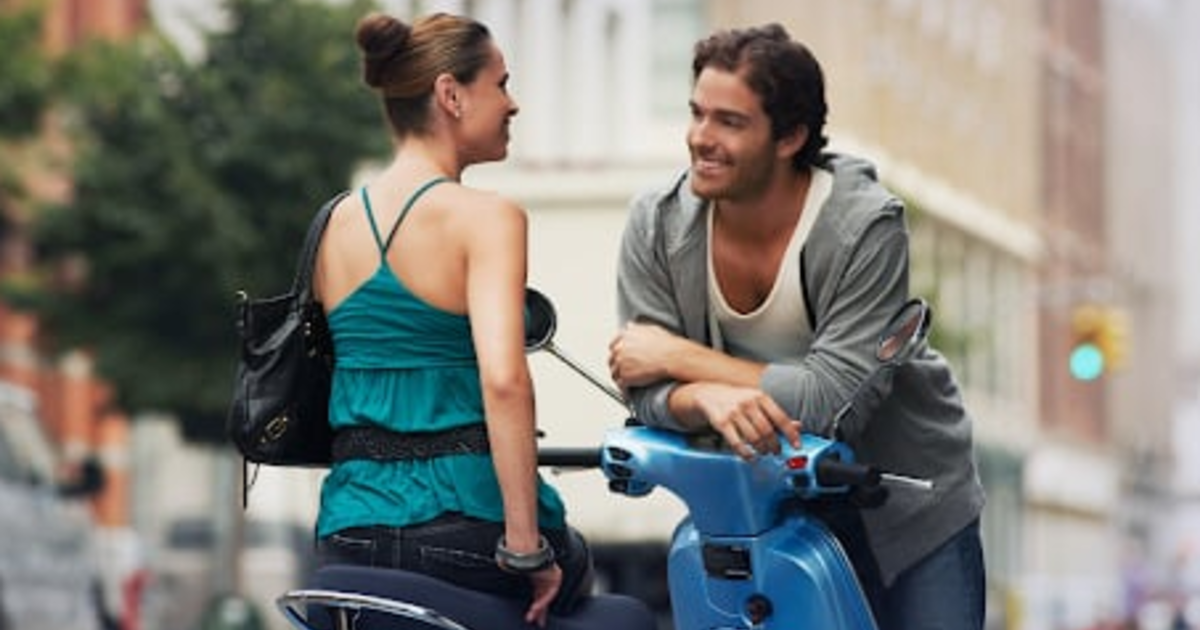 What is the best way to approach women in the street? - GirlsAskGuys