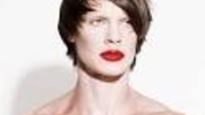 Girls what do you think of men feminine / sissies?