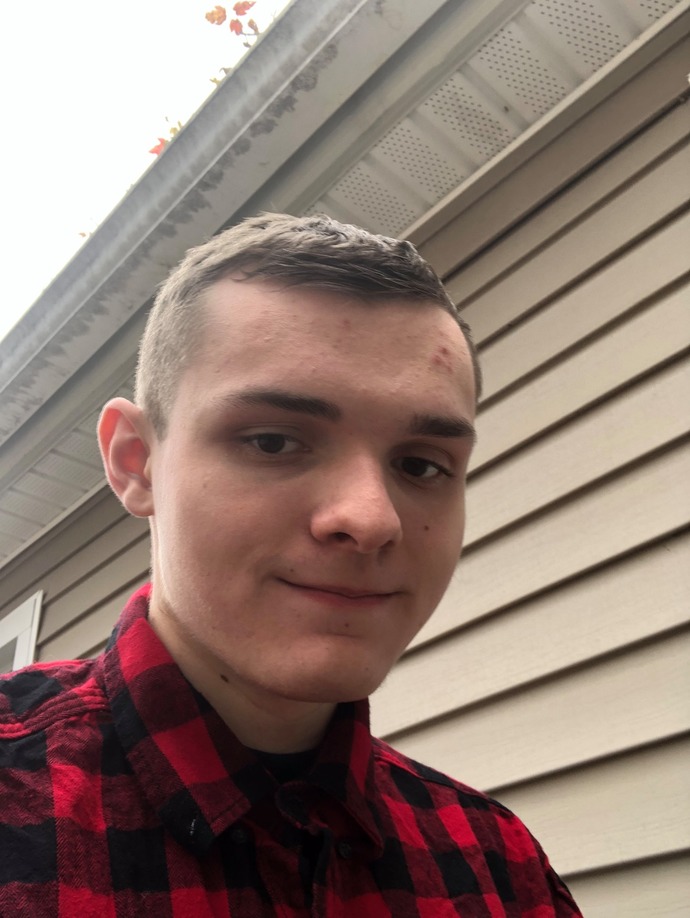 Is this new hair style better than my old one? if neither of these haircuts are good, what would look best?