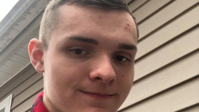 Is this new hair style better than my old one? if neither of these haircuts are good, what would look best?