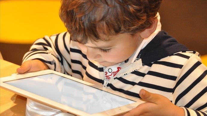 İs It Possible to keep children away from the smart phones, tablets and computers?