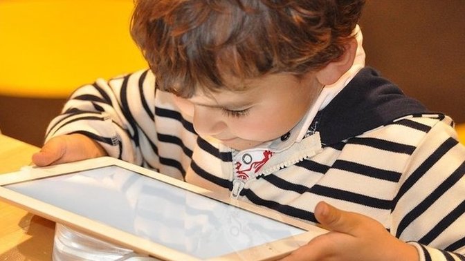 İs It Possible to keep children away from the smart phones, tablets and computers?