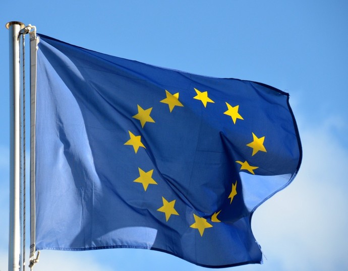 Why cant the European Union manage to be a Political / Geopolitical giant?