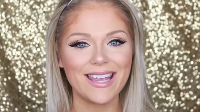 Girls, Which gender makeup tutorial do you like better: Women or Men?