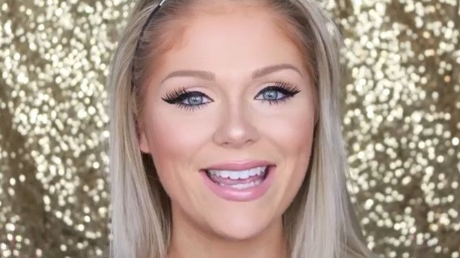 Girls, Which gender makeup tutorial do you like better: Women or Men?