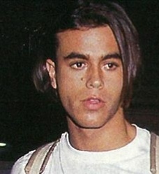 Girls, Is the kid equally attractive to young e iglesias on this photo?